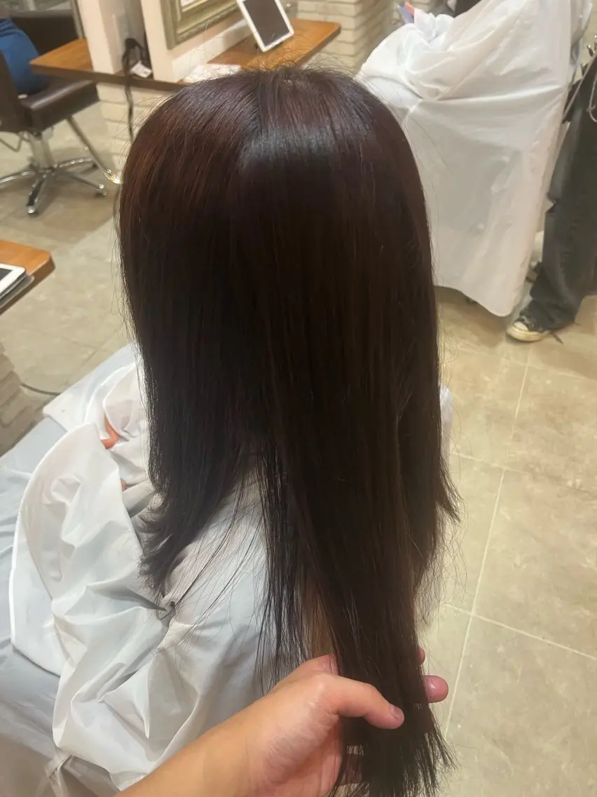 カラー ブリーチ レッドカラー 根本 柊のヘアスタイル