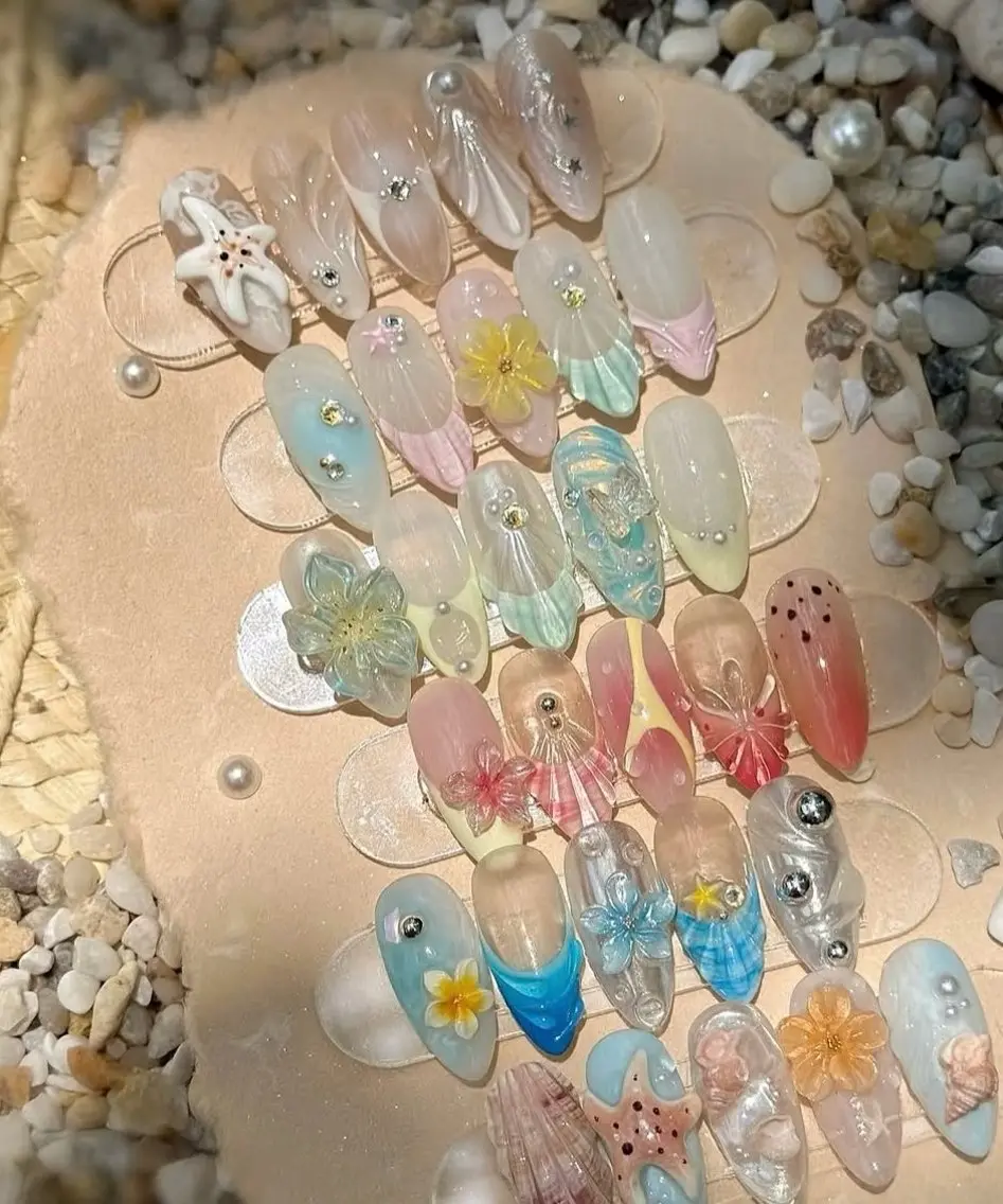 自爪持ち込みデザイン　　　　　　　　　　　　　　　　　　夏ネイル3dデザインの写真