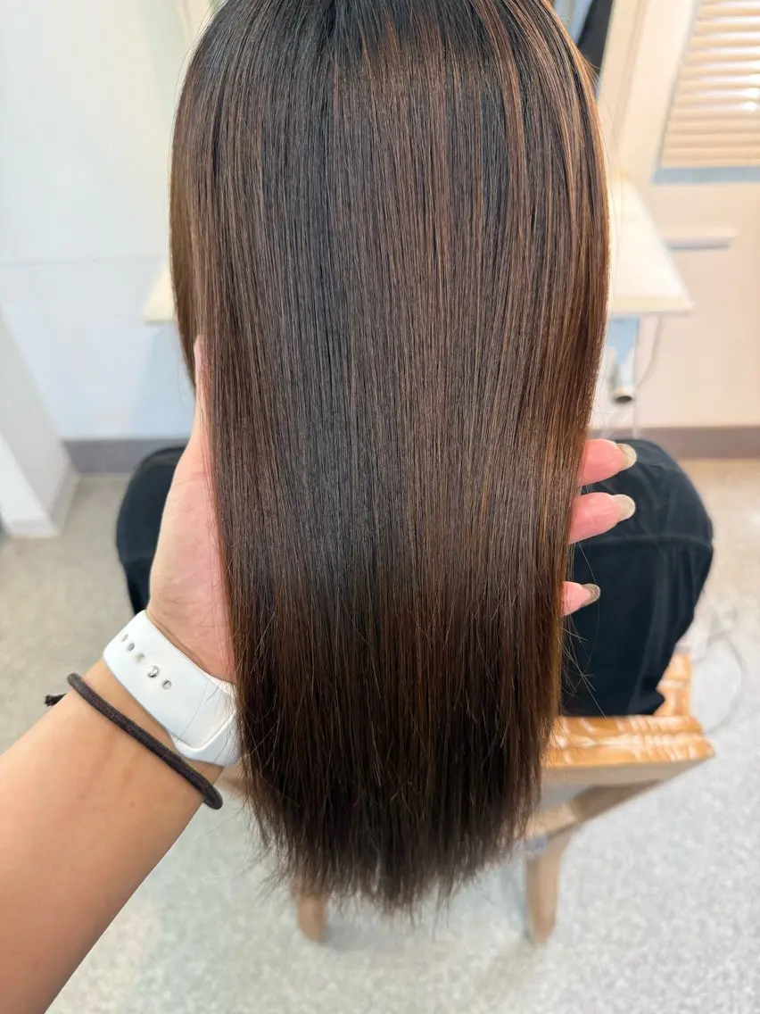 ロング 縮毛矯正 冨田 紗帆のヘアスタイル