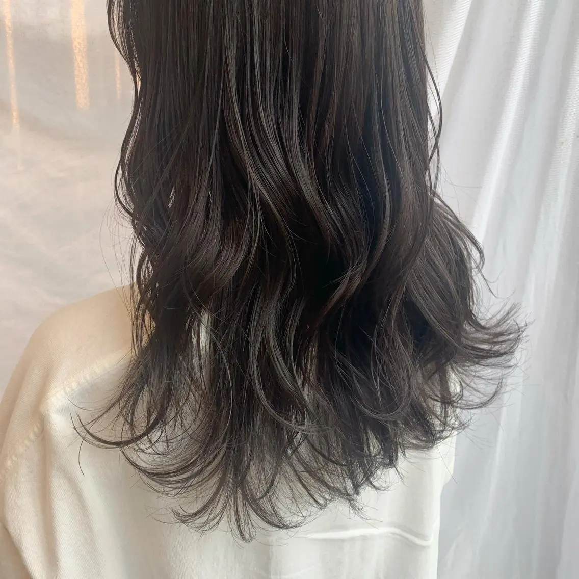 カラー 山口 莉奈のヘアスタイル