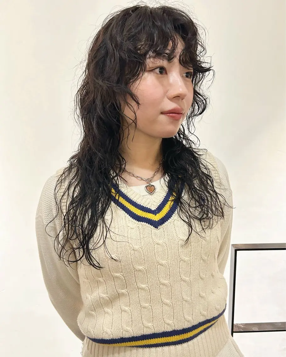 セミロング カラー パーマ セミロングパーマ レイヤーカット ウルフカット カット ヘアカラー パーマ 村上雅人 ナチュラルモードのヘアスタイル