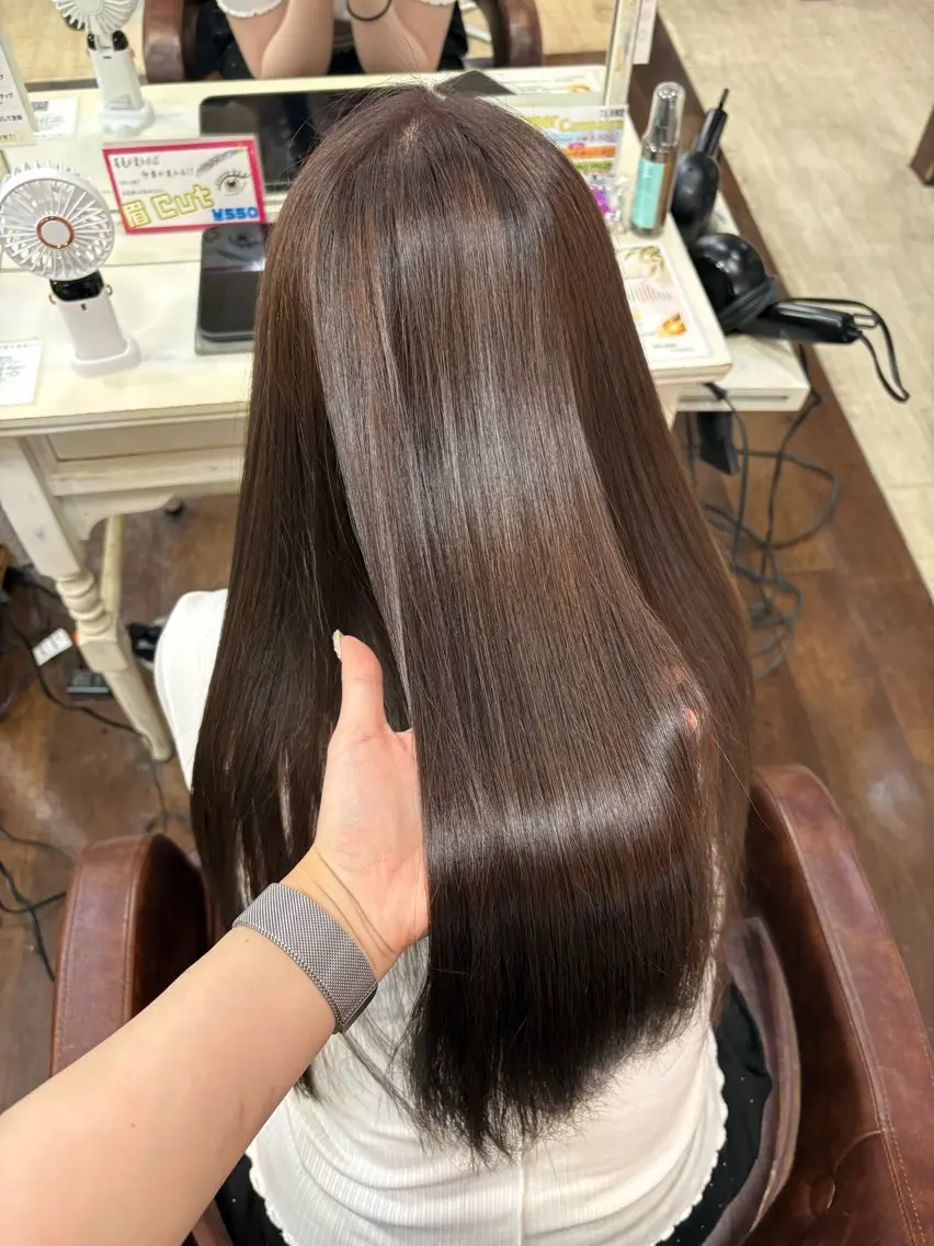 ロング カラー 浦﨑 笑美里のヘアスタイル