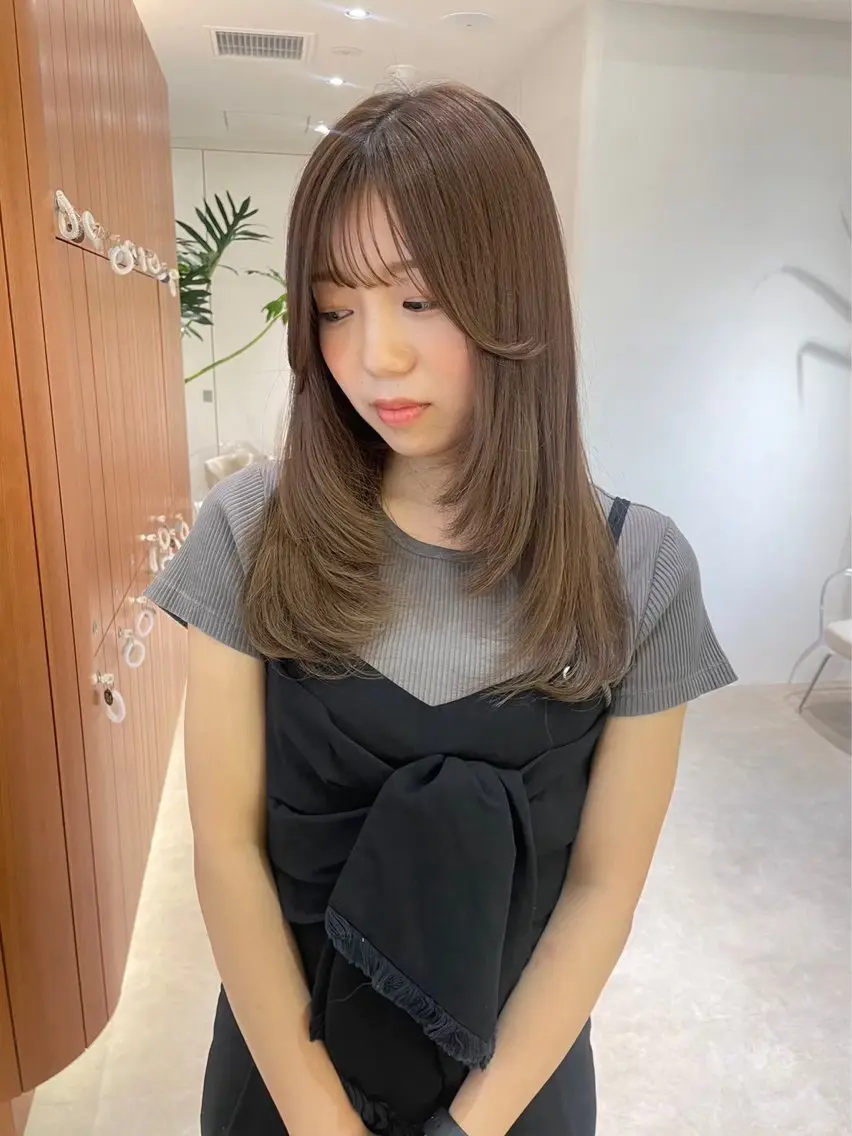 セミロング カラー レイヤーカット カット トリートメント 吉岡 幸之進のヘアスタイル