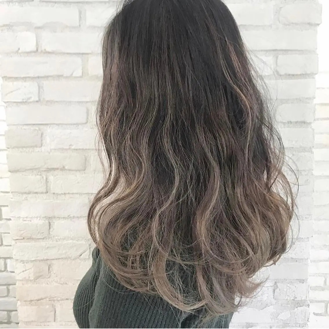 ロング 顔周りカット 伊 杏のヘアスタイル