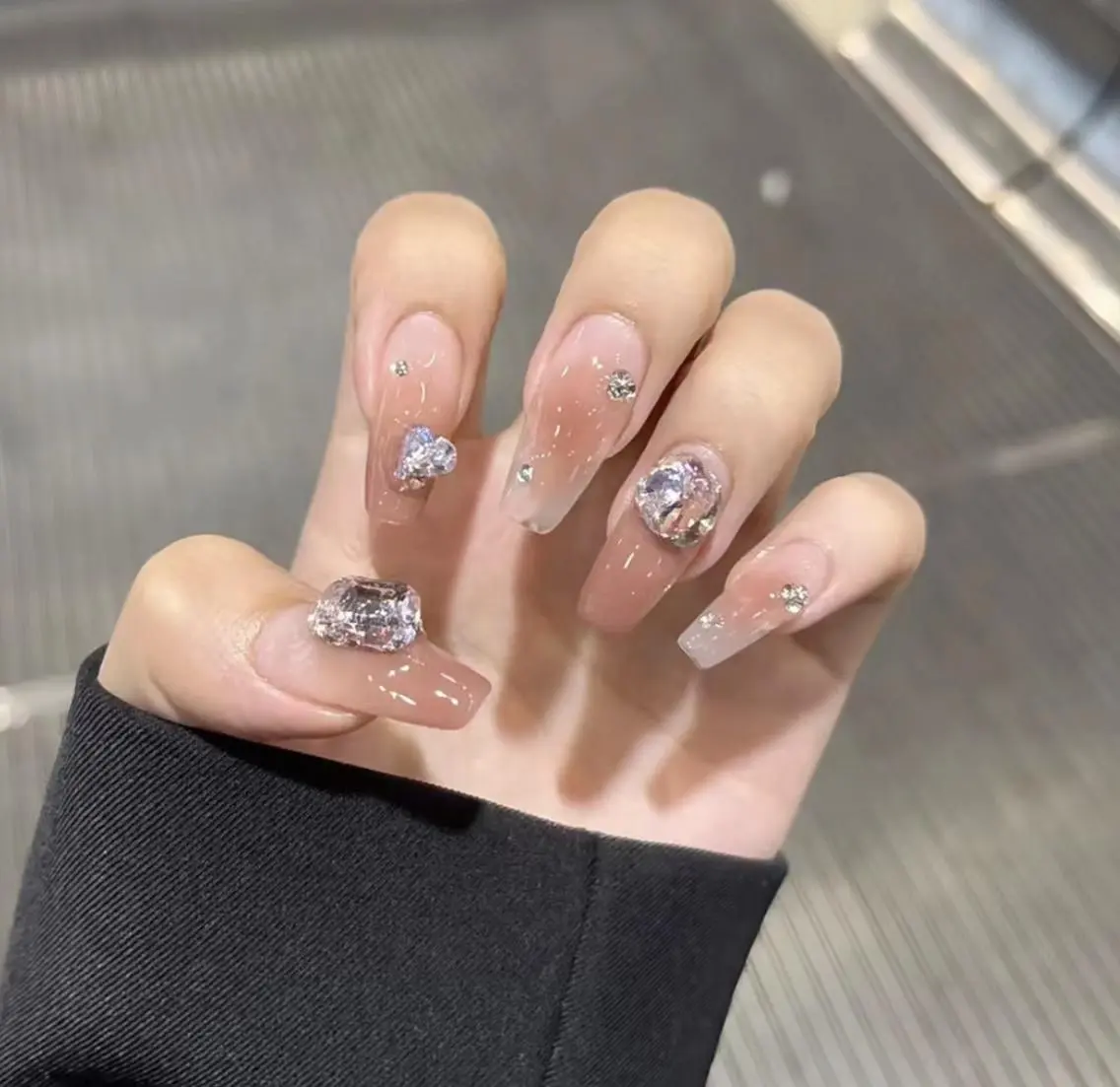 マツエク・マツパ ハンドネイル エリ🫧 nail池袋東口のネイルデザイン