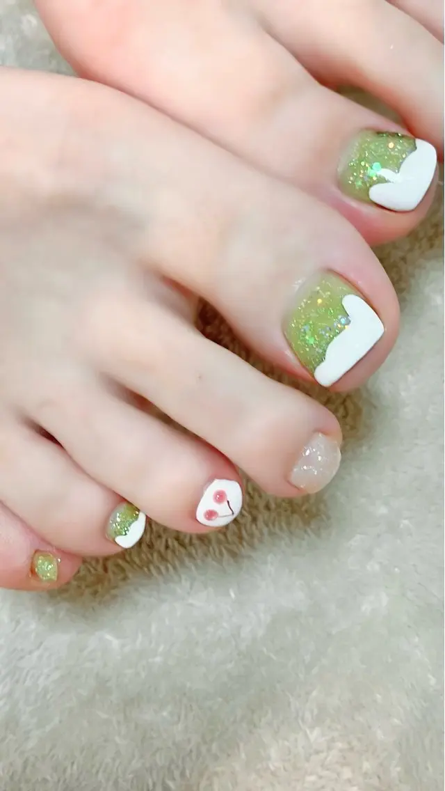 ネイル フットネイル フットネイル shino🌟 痛ネイルのネイルデザイン