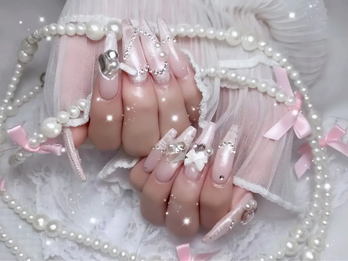 ネイル オーロラネイル チークネイル 桜ネイル クリアネイル ドット ハンドネイル Rin Nail 新大久保店のネイルデザイン
