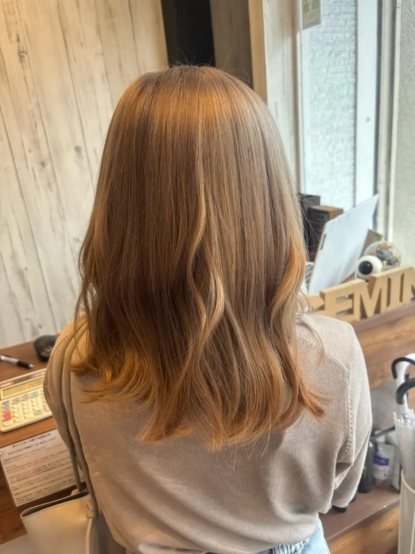 カラー ベージュカラー ブリーチ ダブルカラー . Sakurakoのヘアスタイル