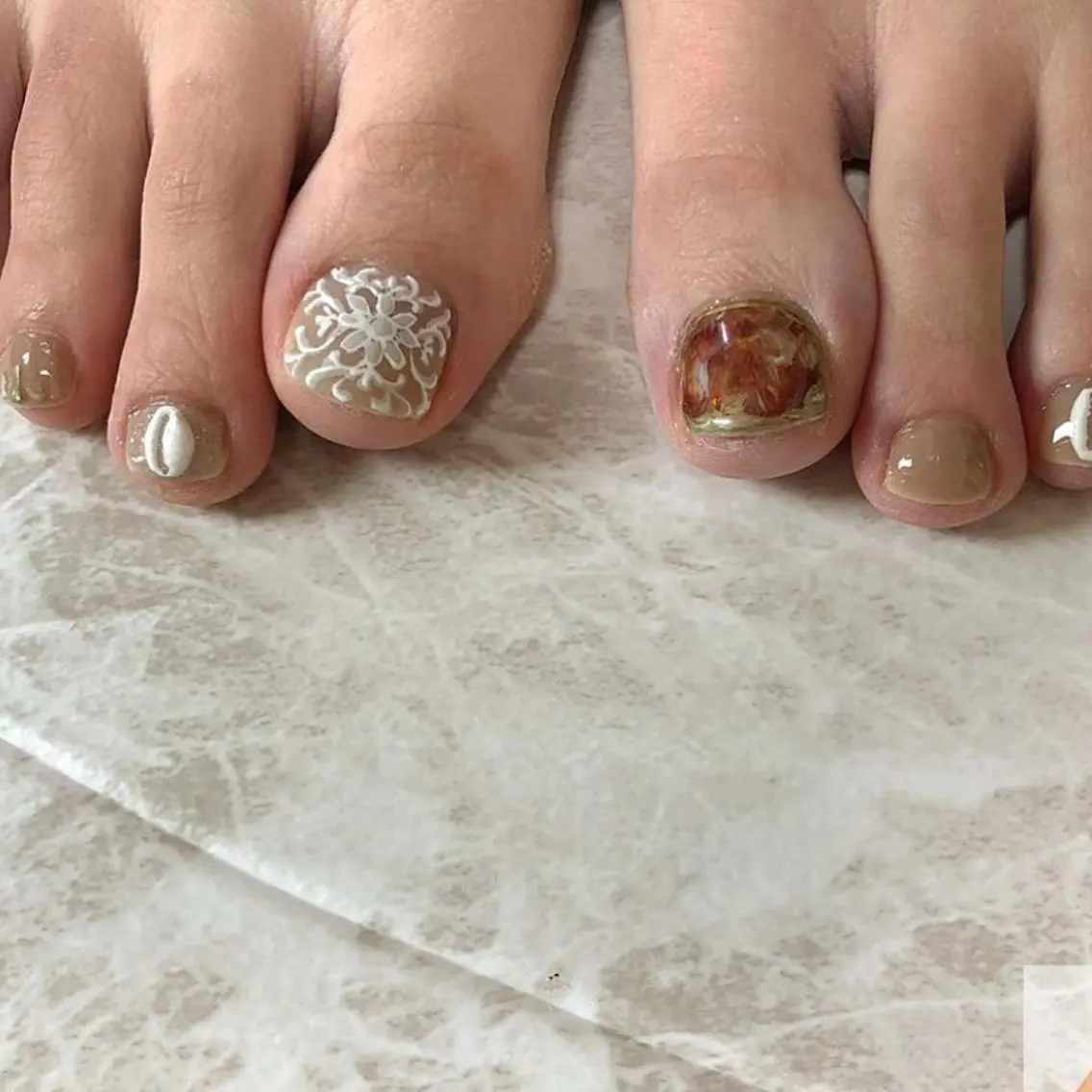 ネイル フットネイル ジェルネイル フットネイル thrush nailsのネイルデザイン