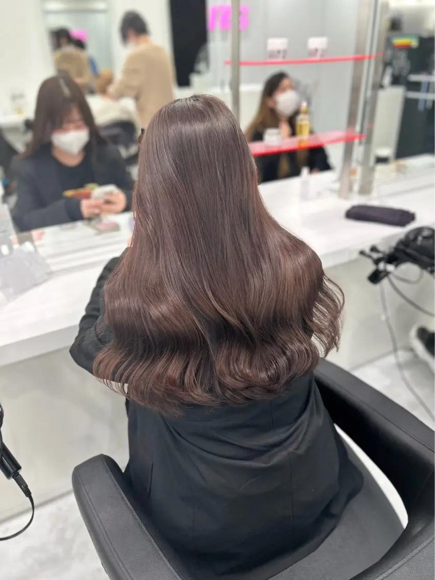 【🇰🇷韓国SALE🇰🇷】レイヤーカット＋オリジナルトリートメント＋炭酸泉＋スタイリング🤍ローレイヤーも🤍の写真
