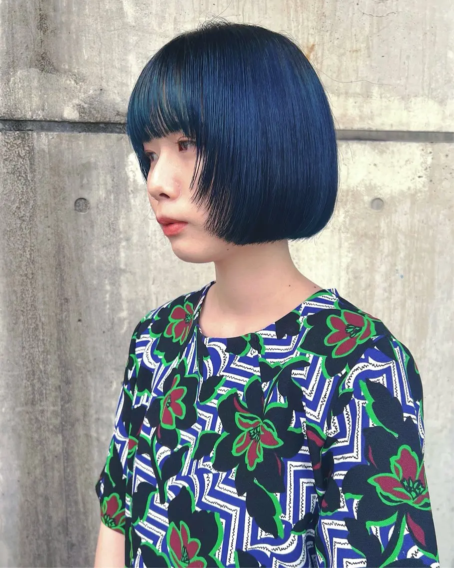 ショート カラー ブルーカラー ボブ カット ヘアカラー トリートメント RAIMA ケアハイトーンのヘアスタイル