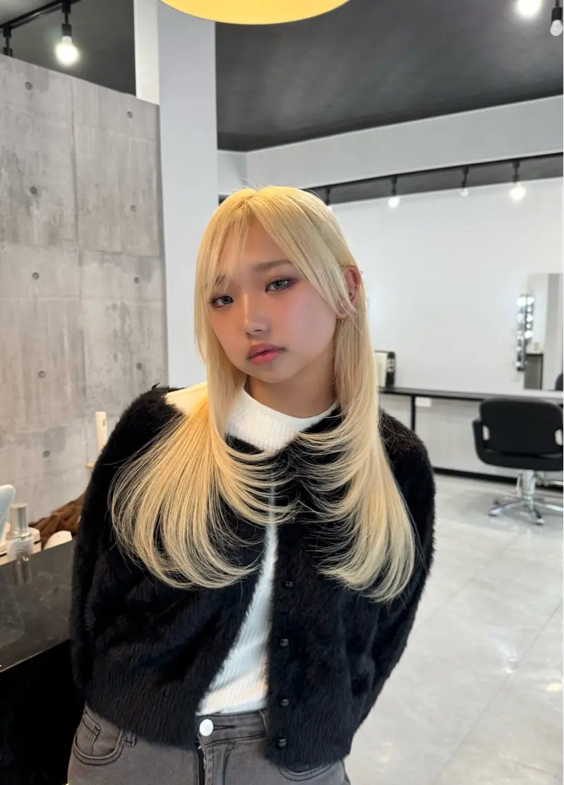 ロング ロングレイヤー レイヤーカット ロング レイヤー・ブリーチ kiyotoshiのヘアスタイル