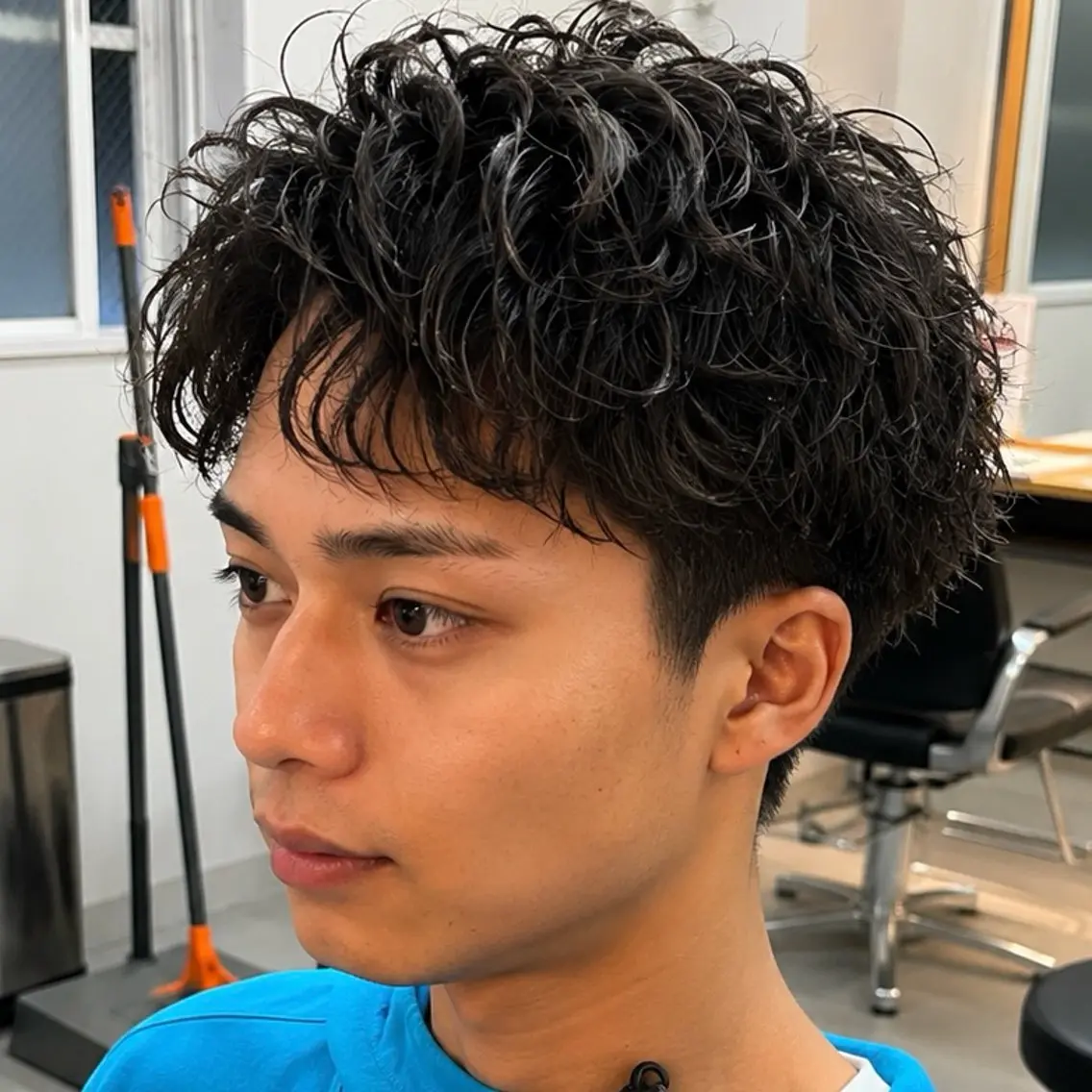 パーマ メンズ フェザーパーマ メンズパーマ スパイキーショート 波巻きパーマ ニュアンスパーマ カット パーマ 男の理想を叶える🔥 メンズパーマ特化|関のヘアスタイル