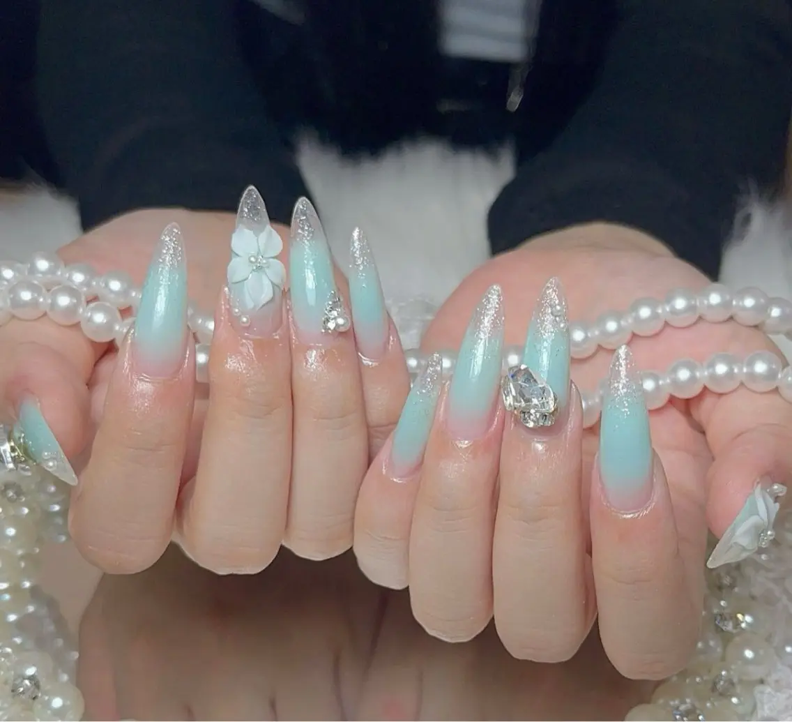 ネイル アートネイル ボルドー フレンチネイル ジェルネイル 氷ネイル・うるうるネイル ハンドネイル Julie NailSalonのネイルデザイン