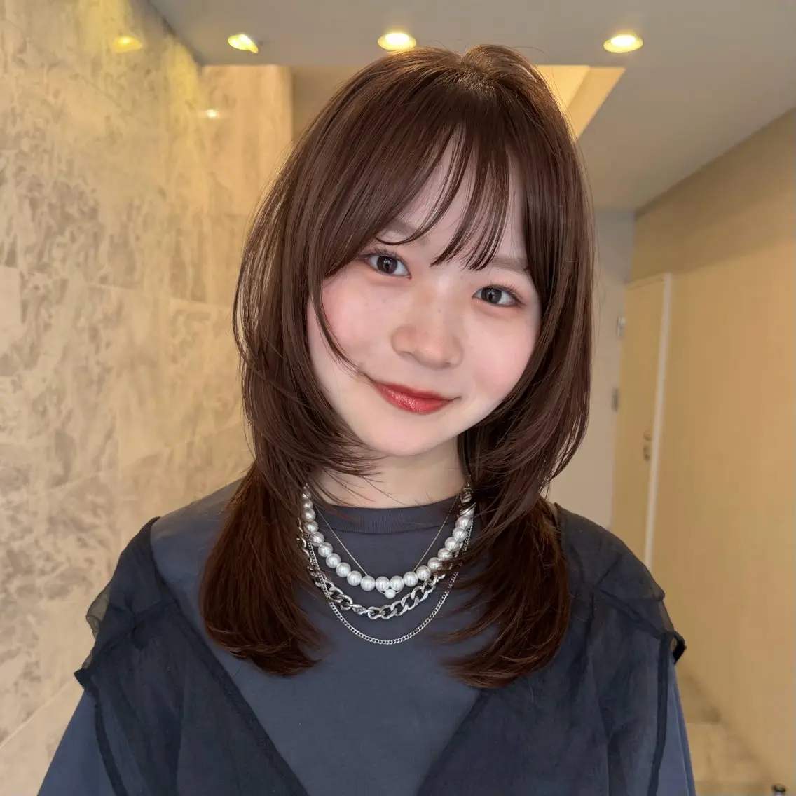 セミロング カラー SAKI 新宿のヘアスタイル