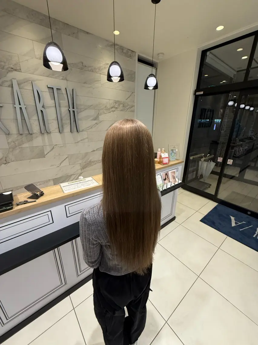 ロング 会田 寧生のヘアスタイル
