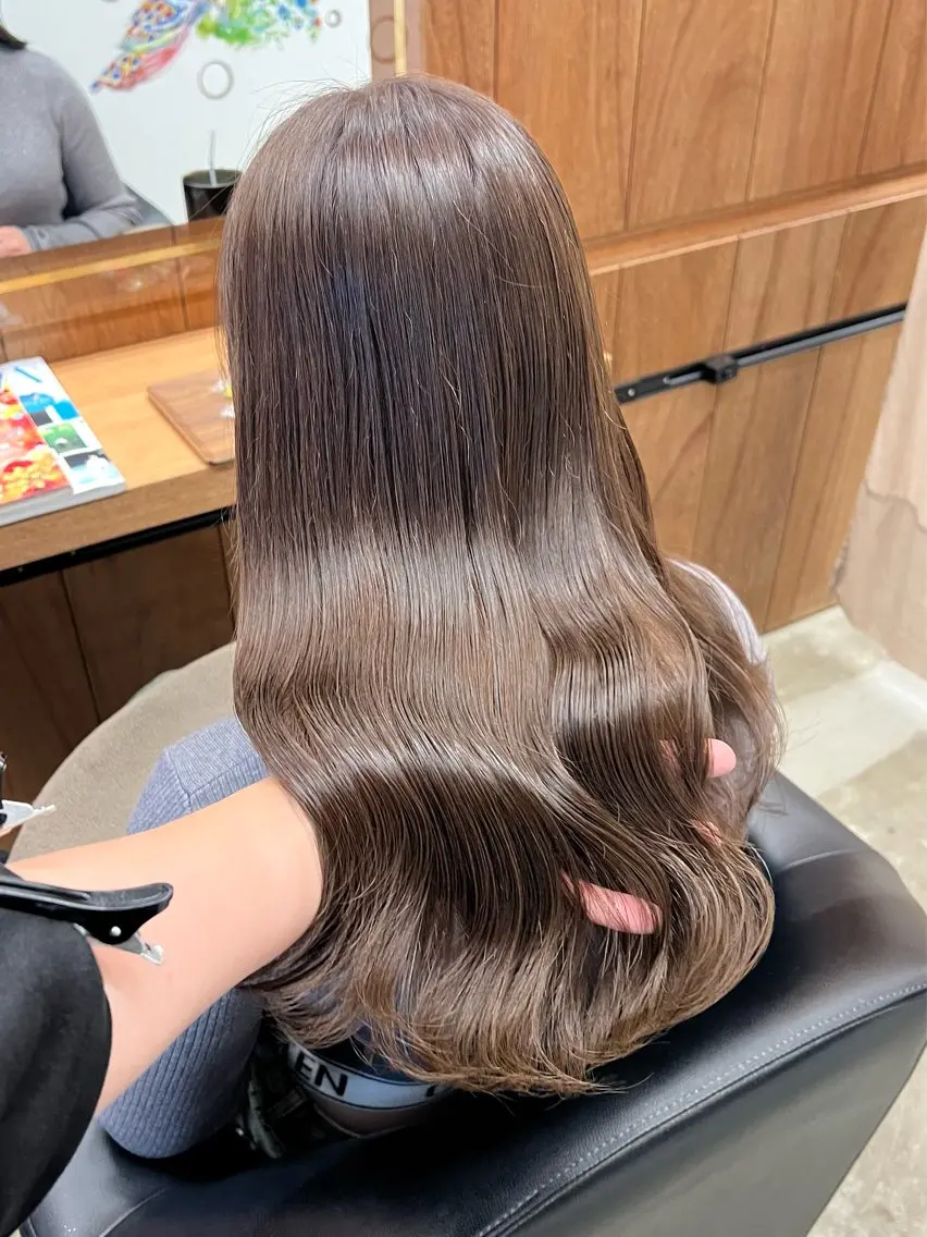 【ロングヘア限定モデル】整えカット＋カラー＋髪質改善トリートメントの写真