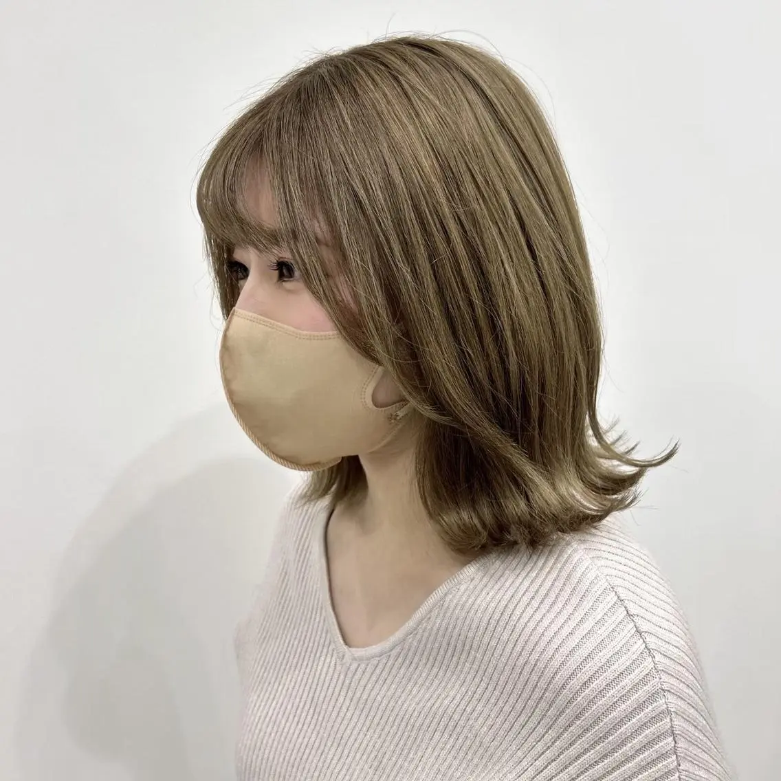 ミディアム カラー ヘアアレンジ パーマ ベージュカラー ブリーチ 透明感カラー グレージュ ブリーチなしカラー カット ヘアカラー トリートメント 肥後 有紗のヘアスタイル