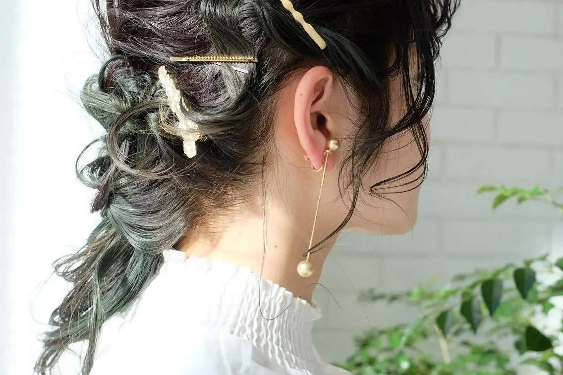 セミロング 卒業式のヘアスタイル 🥛洒落髪小顔cut なら龍崎🥛のヘアスタイル