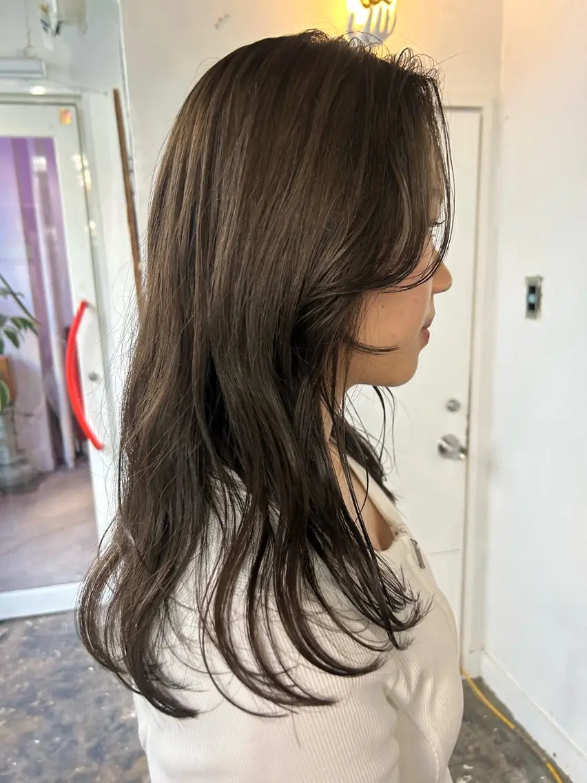ロング カラー ベージュカラー ブリーチ 透明感カラー オリーブベージュ カット ヘアカラー maho/垢抜け カラーパーマのヘアスタイル
