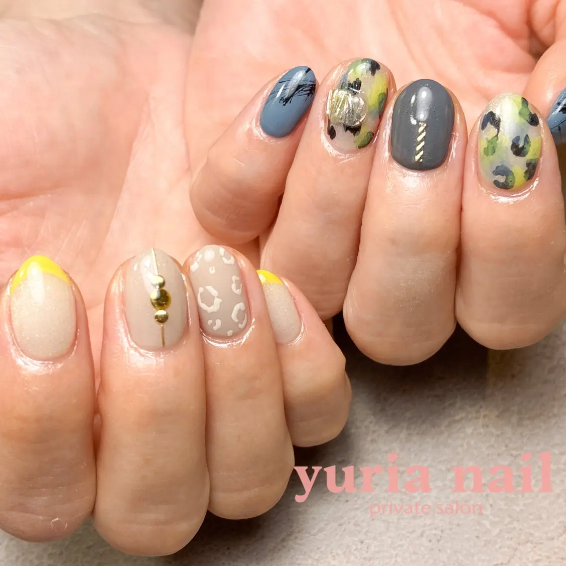 ネイル アートネイル ニュアンスネイル 夏ネイル 黄色 ハンドネイル 小林 ゆりあのネイルデザイン