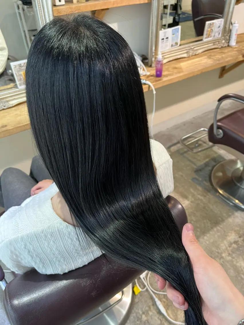 ロング カラー ヘアカラー トリートメント フェザーパーマ🌙 毛流れ yuzukiのヘアスタイル