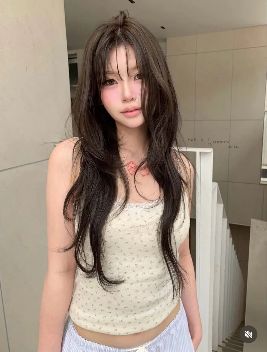 カラー ヘアカラー 岡田 舞綺のヘアスタイル