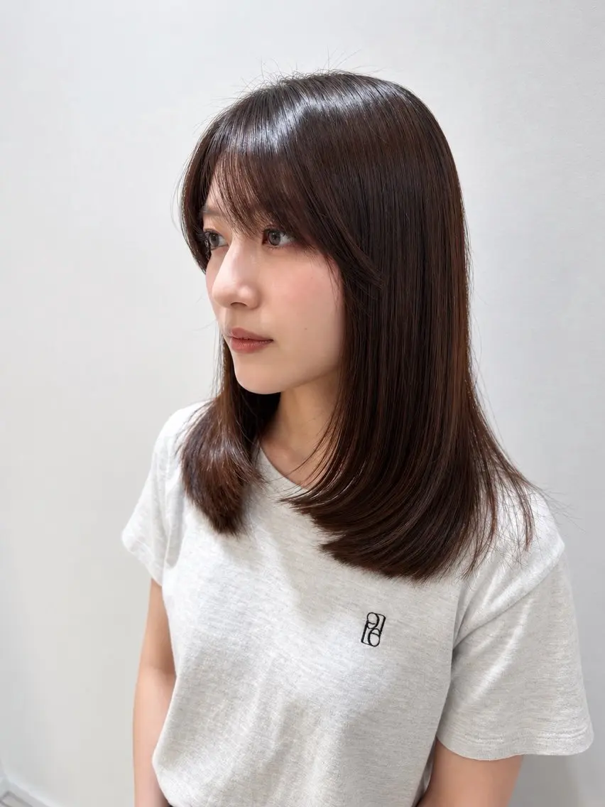 セミロング カット ヘアカラー トリートメント 髪質改善/縮毛矯正 /レイヤーカット岡部のヘアスタイル