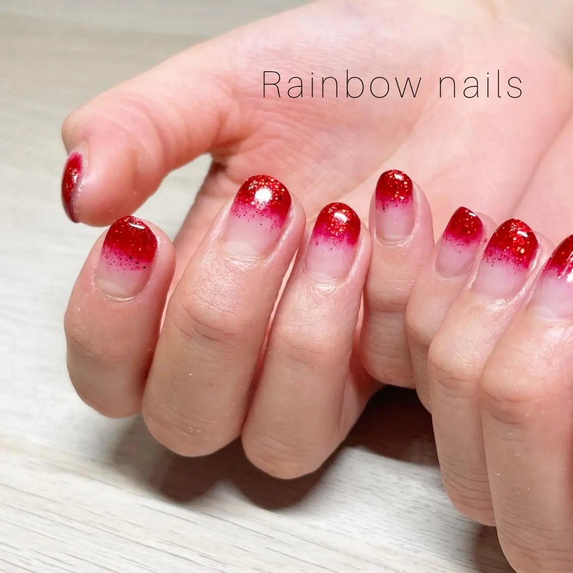 ネイル グラデーション ラメ(グリッター) ラメグラデーション 赤色 Rainbow nailsくろちゃんのネイルデザイン