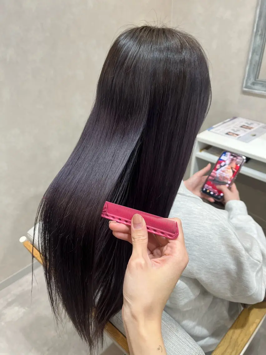 ロング カット ヘアカラー トリートメント 森 愛友のヘアスタイル