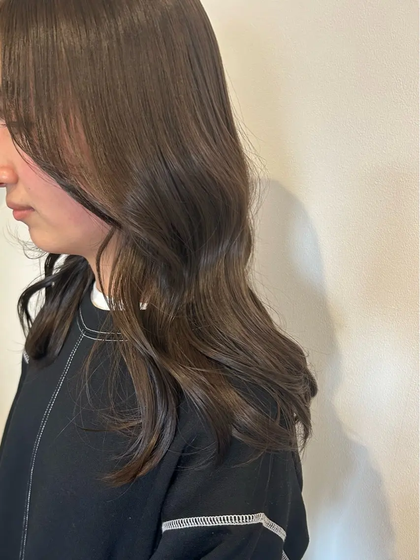 セミロング カラー ブリーチ 透明感カラー ダブルカラー ブリーチなしカラー レザーカット/ ミニボブ/しおりのヘアスタイル