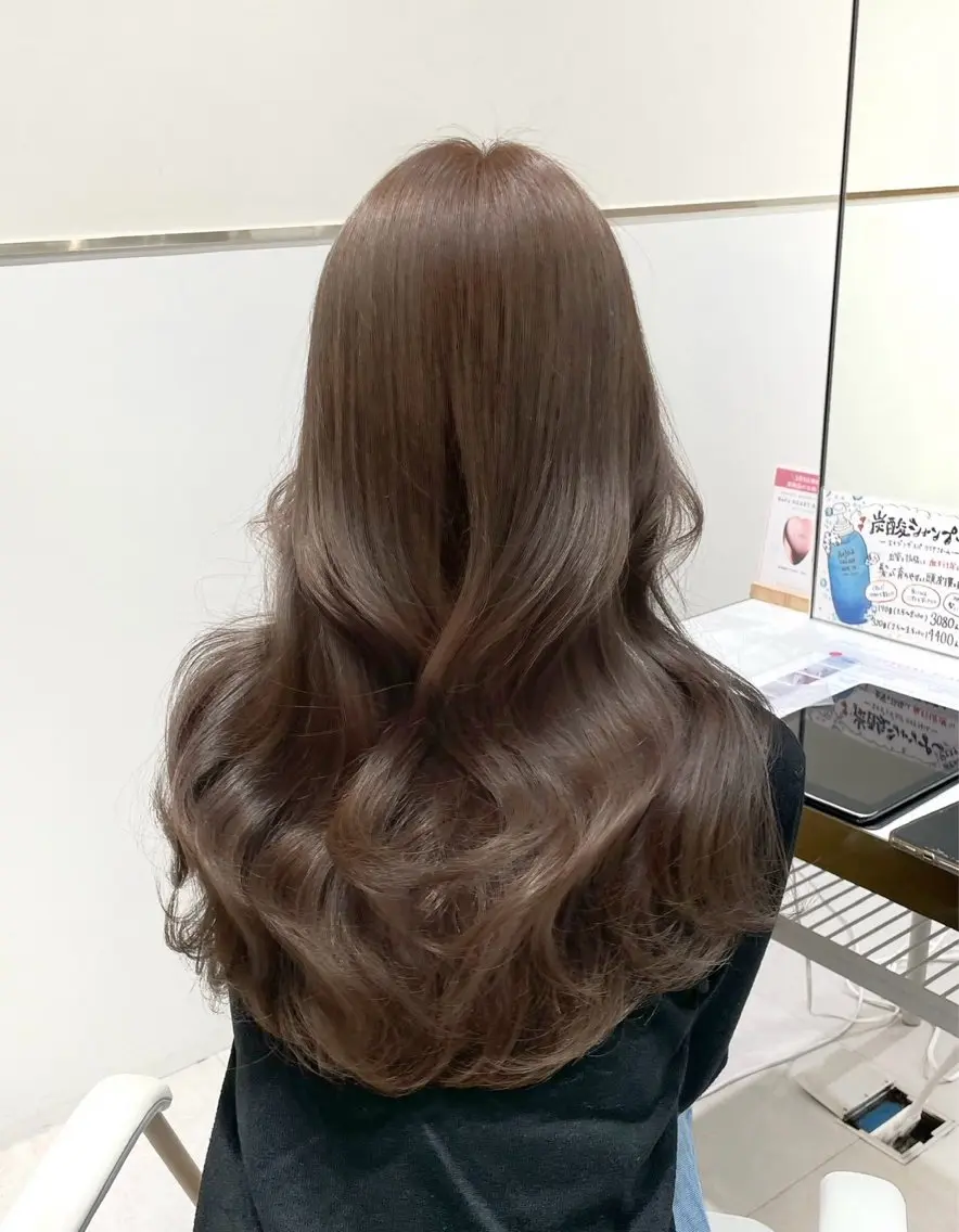 【❗️今だけ限定❗️ミディアム、ロング限定🐣✨】✨艶々カラー✨+カット+自社開発トリートメント+コテ巻き🍒の写真