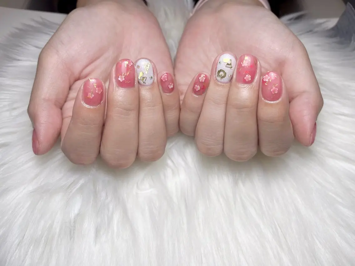ネイル アートネイル オーロラネイル チークネイル クリアネイル 長さ出し Rs nail 新宿西口のネイルデザイン