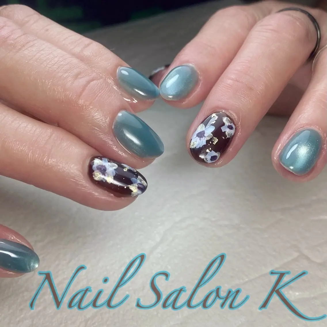 ネイル ブルー ブラウン フラワーネイル マグネットネイル ニュアンスネイル ハンドネイル Nail Salon K 🧸美爪育成のネイルデザイン
