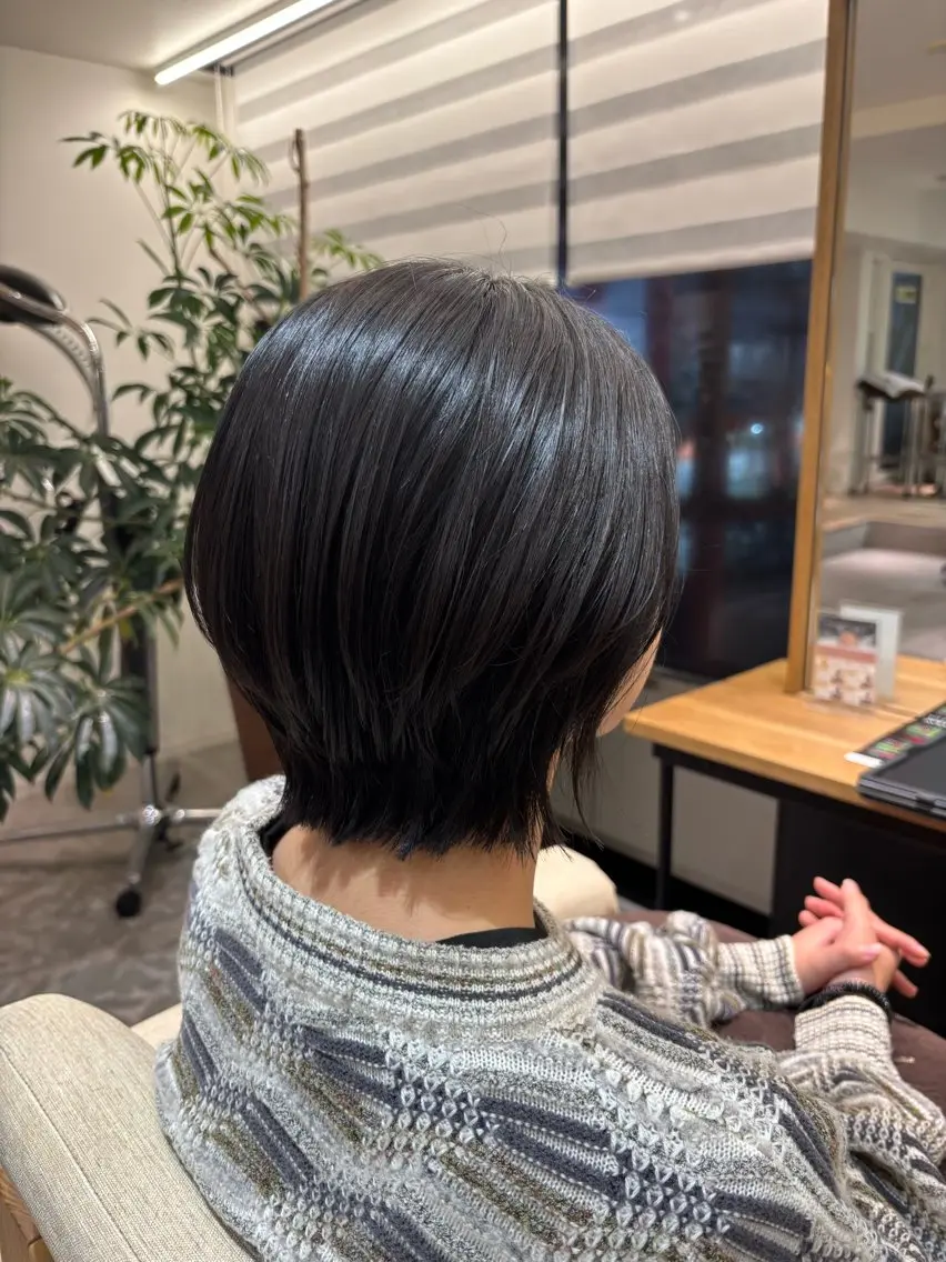 ショート ボブ ウルフカット 大川 愛未のヘアスタイル