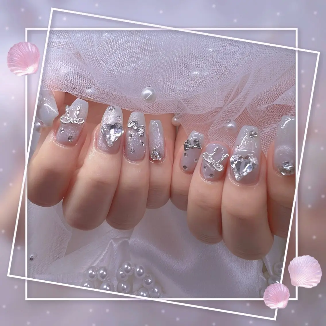 ネイル チークネイル フレンチネイル ガーリー グラデーション マグネットネイル ハンドネイル ハンドケア Chill Nailsalonのネイルデザイン