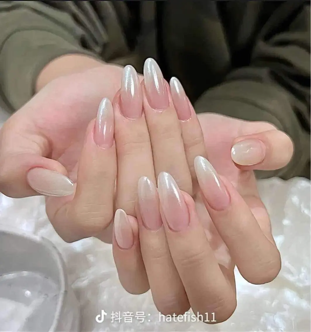 ネイル グラデーション キラキラネイル ワンカラーネイル 冬ネイル Jenn Nail Salonのネイルデザイン