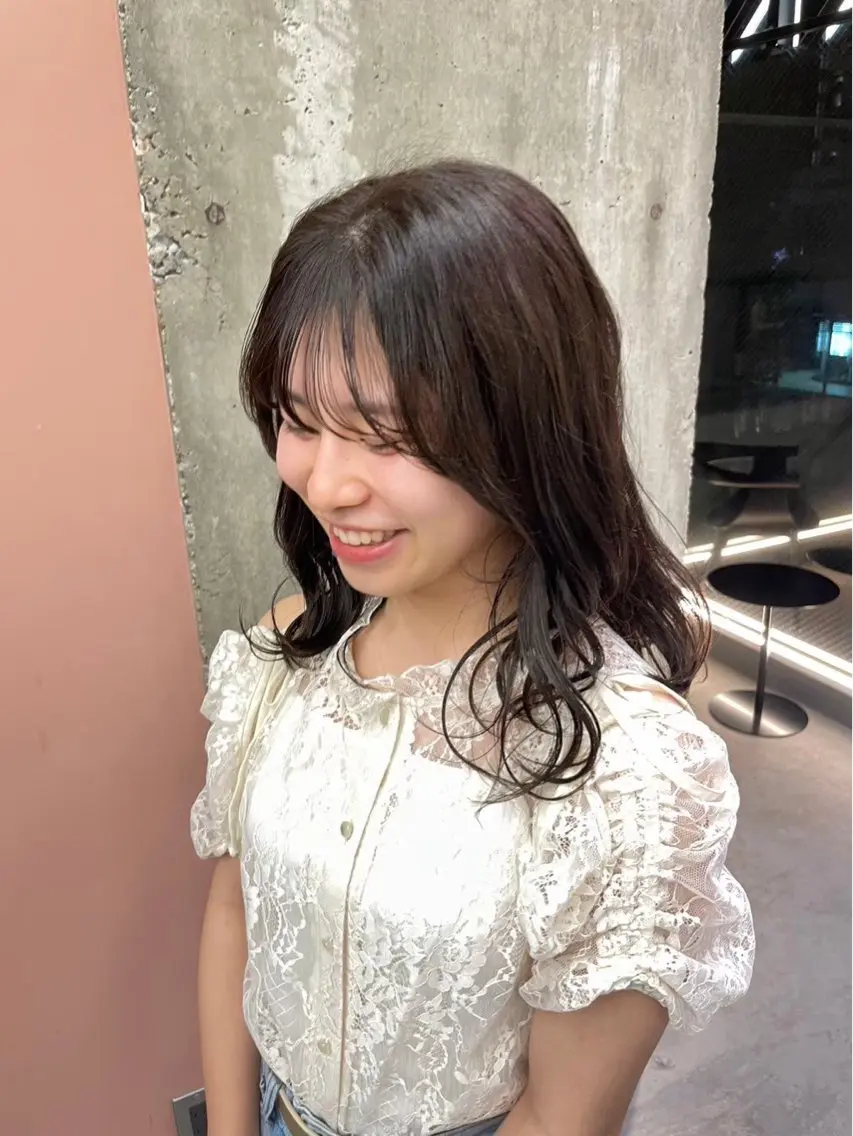 カラー 透明感カラー オリーブカラー RONND メイのヘアスタイル