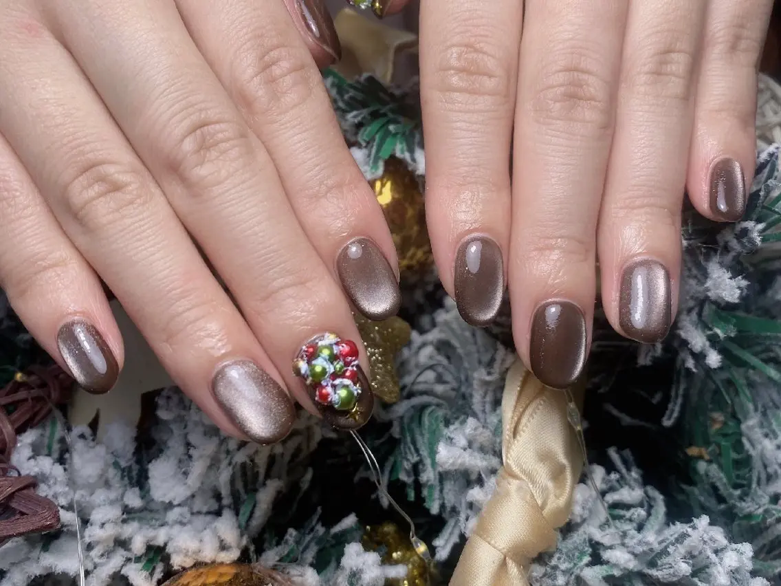 ネイル チークネイル フレンチネイル ジェルネイル ガラスフレンチ キラキラネイル ハンドネイル UM Nail Salonのネイルデザイン