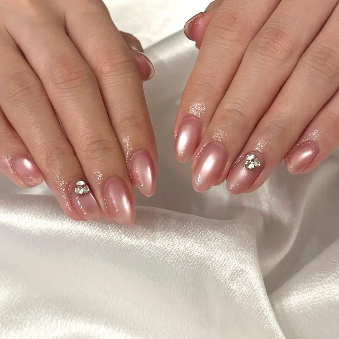 ネイル ハンドネイル シュシュ 🎀 girly nailのネイルデザイン