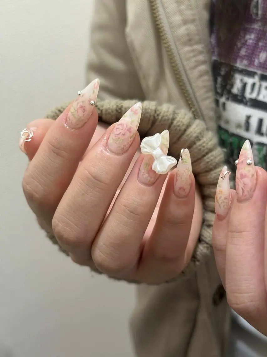 ネイル オーロラネイル ボルドー ブラウン 氷ネイル・うるうるネイル キラキラネイル ハンドネイル Julli NailStudioのネイルデザイン
