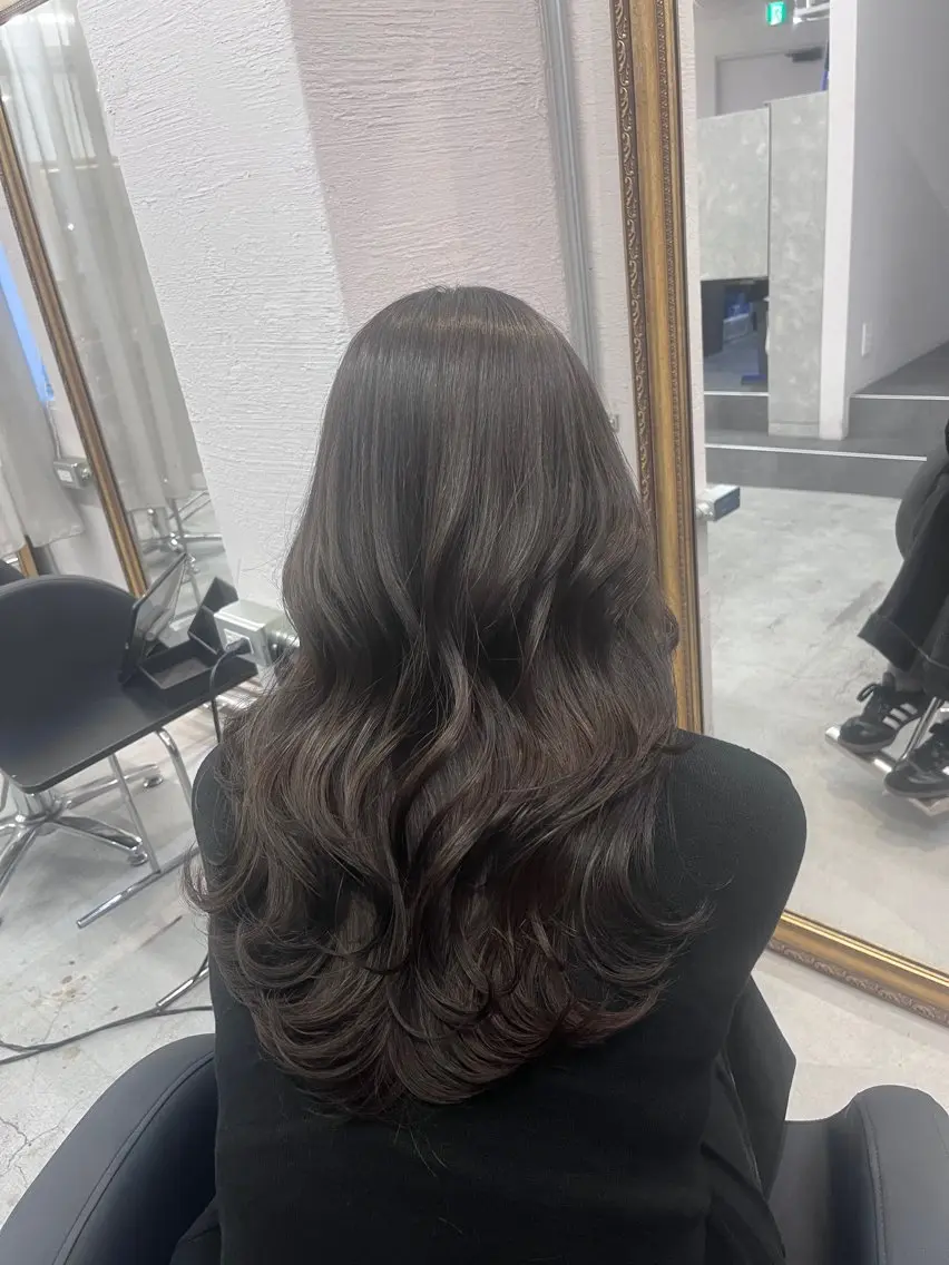 ロング カラー グレージュ/透け感 カラー/透明感カラーのヘアスタイル