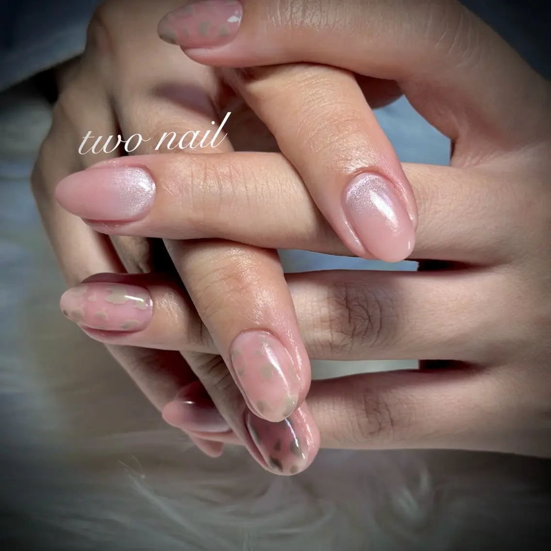 ネイル マグネットネイル ネイルチップ ホワイト ハンドネイル two nailのネイルデザイン