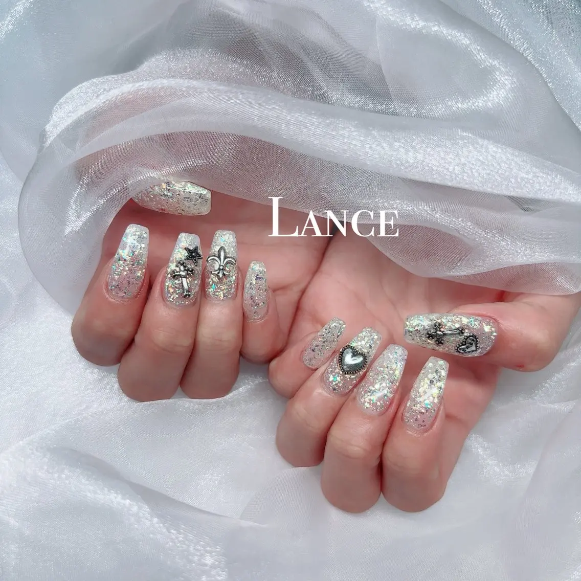 ネイル オーロラネイル ブルー フットネイル 氷ネイル・うるうるネイル キラキラネイル ハンドネイル Lance nailのネイルデザイン