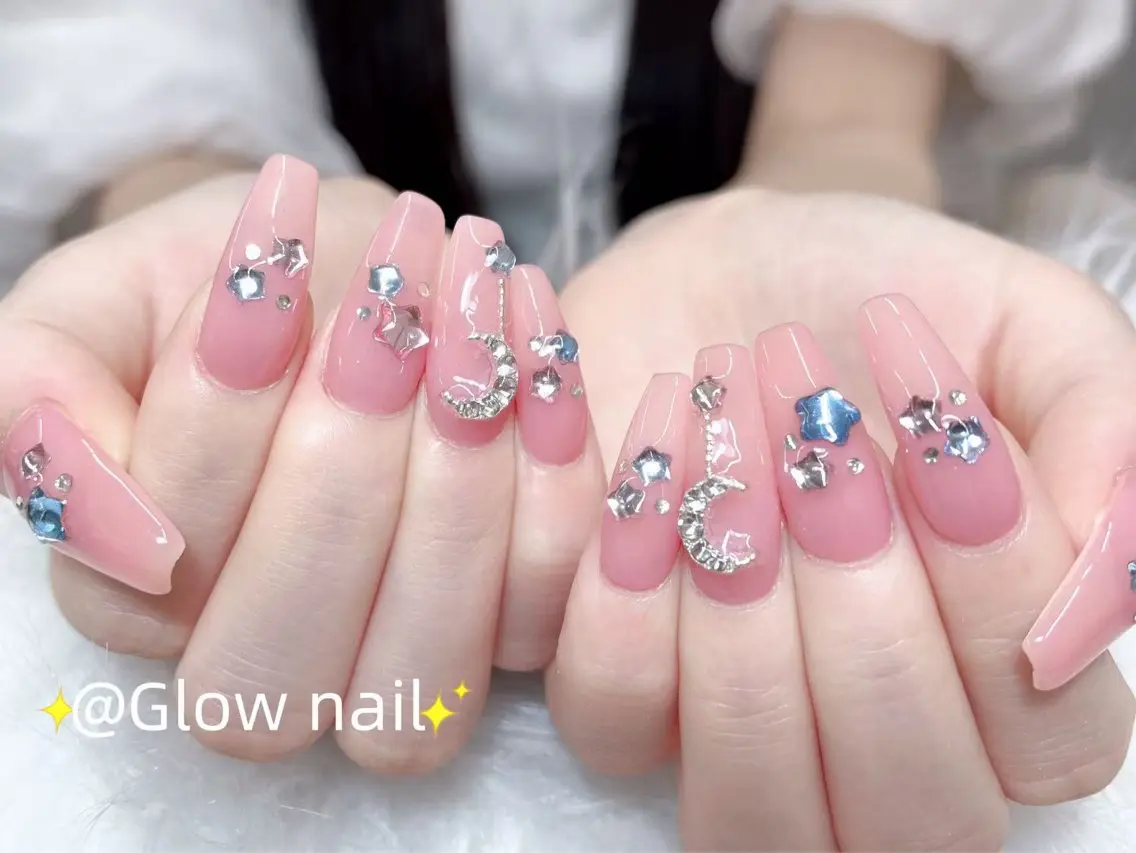 ネイル ハンドネイル Glow Minamiのネイルデザイン