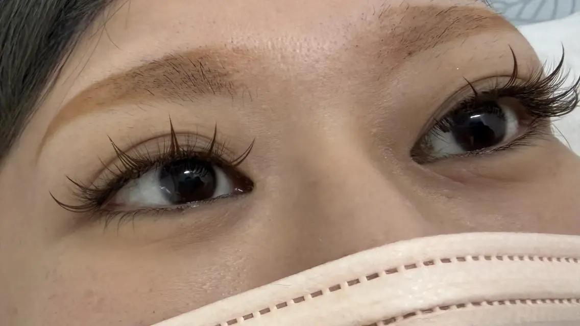 マツエク・マツパ フラットラッシュ 韓国風マツエク パリジェンヌラッシュリフト まつげパーマ 下まつげエクステ Akina&Eye lash🌼LED店のマツエク・マツパデザイン