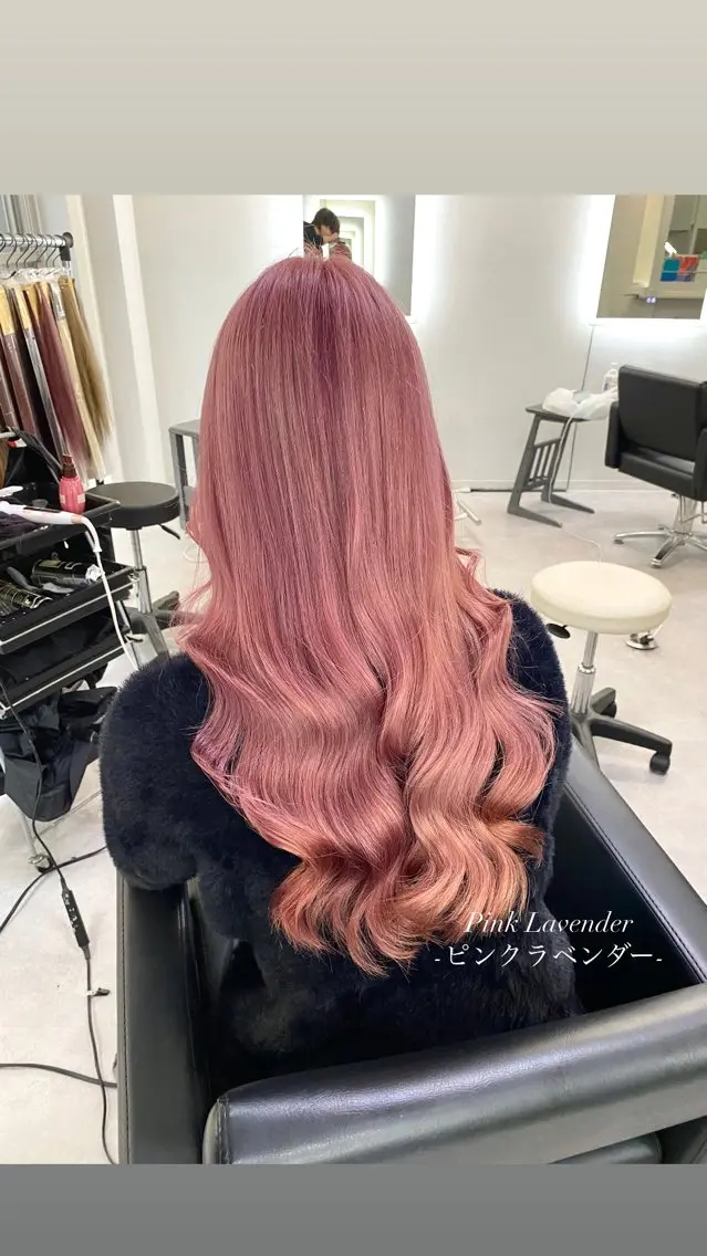 ロング カラー ラベンダーカラー ピンクカラー ピンクラベンダー 大阪ケアブリーチ/ ミルクティーベージュのヘアスタイル