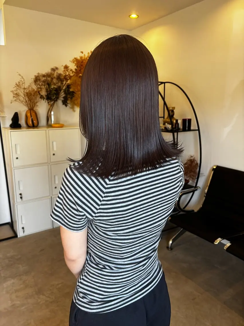 ミディアム カラー 牧野 花夏のヘアスタイル