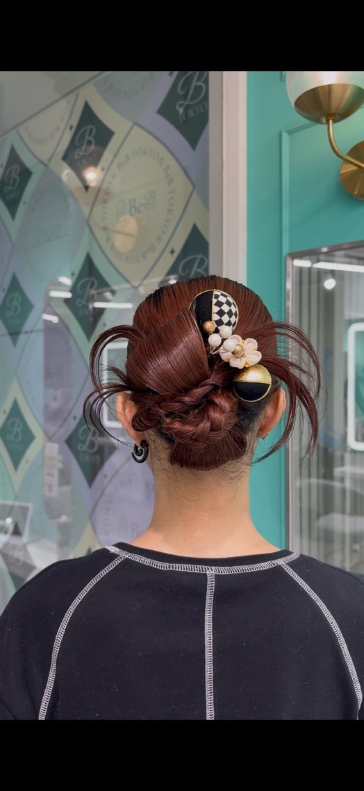 ロング オバタ リコのヘアスタイル