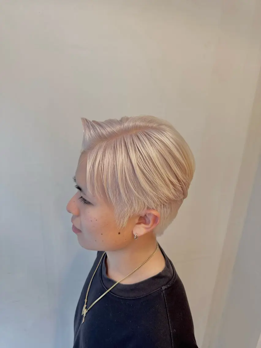 カラー 小林 優斗のヘアスタイル